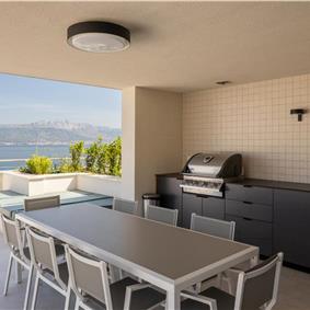 4 Bedroom Luxury Villa with Heated Pool and boat mooring, Ciovo near Trogir – Sleeps 8